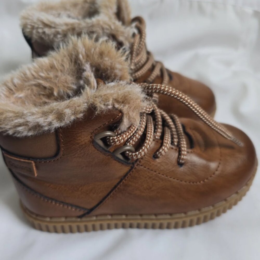 OshKosh B'Gosh Boots Size 9